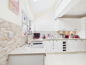 Kitchen- click for photo gallery